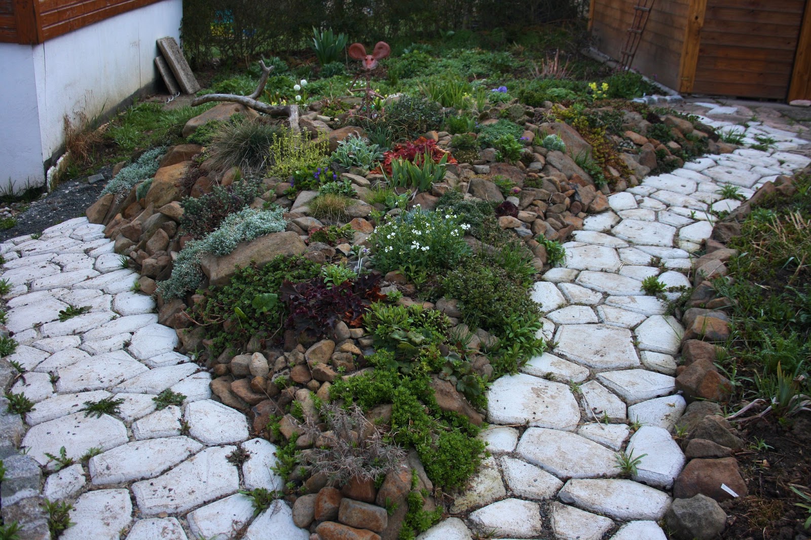 Wildes Gartenglück Garten im April