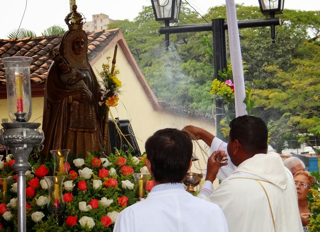 PADRE TEODORO SOSA en el Día de la Candelaria de Guarenas: “Nos toca salir  del miedo y llevar la Luz de Cristo al mundo”
