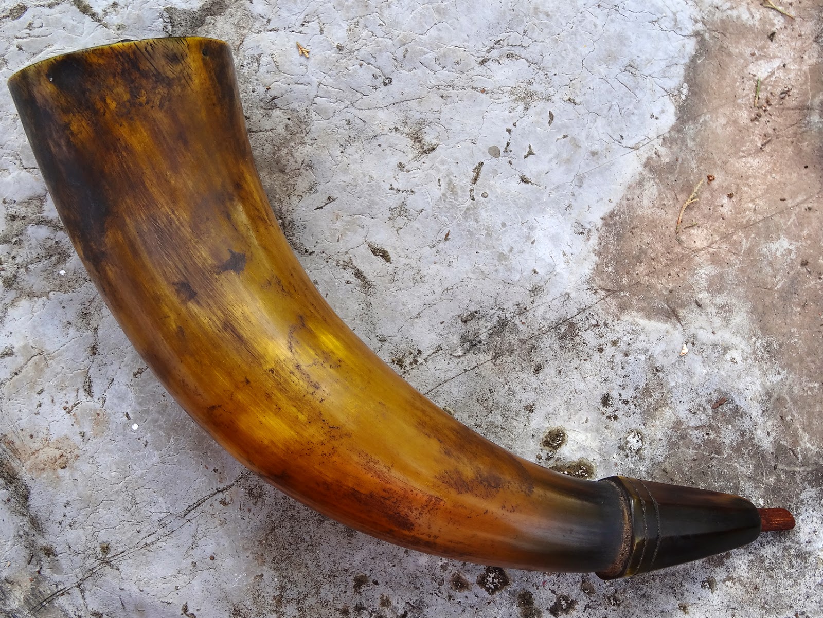 Contemporary Makers: Powder Horn by Jeff Bibb
