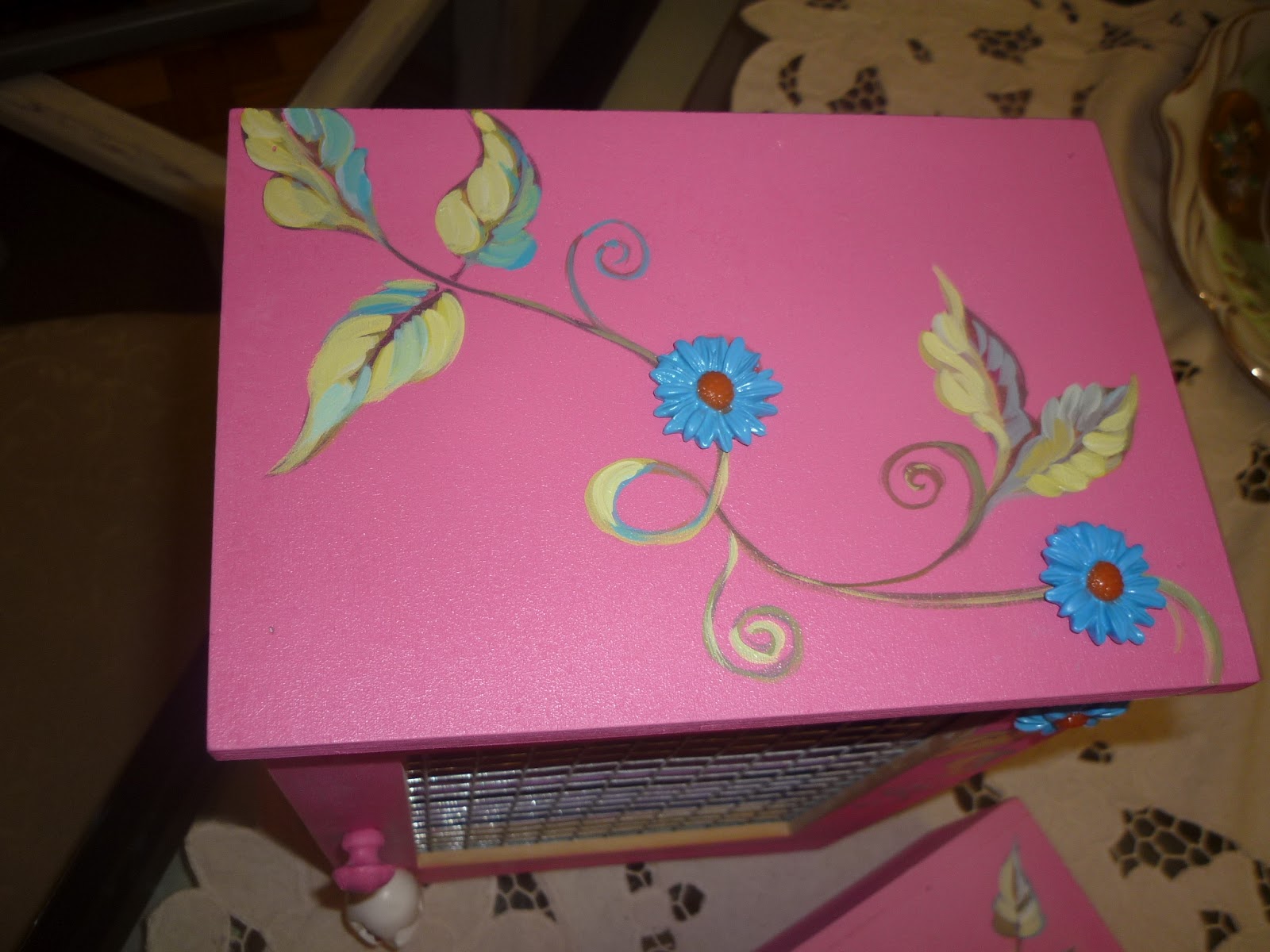 Corazón de trapo: Menaje de madera para la cocina pintado y decorado