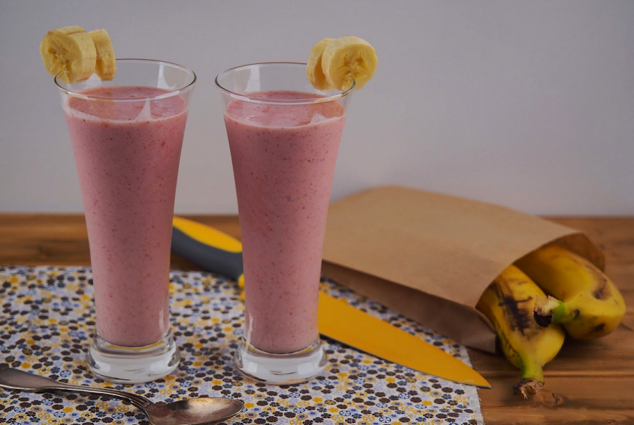 SMOOTHIES DE FRUTILLAS Y BANANO