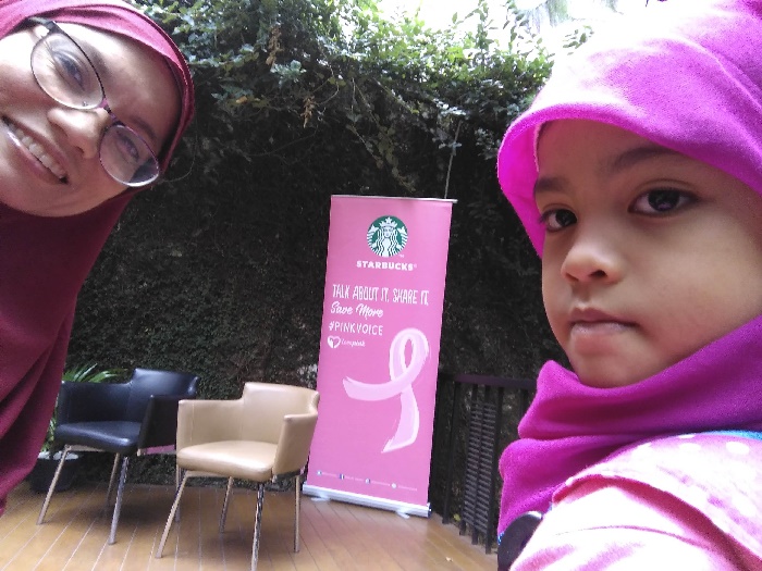 Kampanye deteksi kanker payudara Pinkvoice di Starbucks
