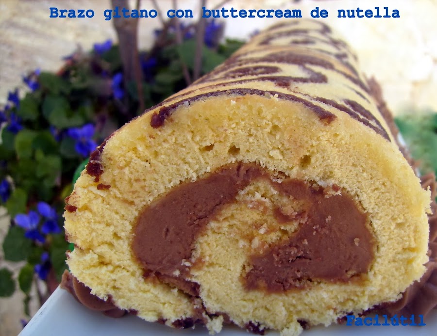brazo-gitano-decorado-con-buttercream-de-nutella
