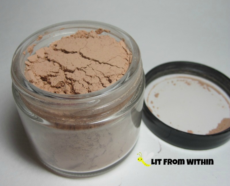 Oblige French Rose Clay Facial Mask in powder form