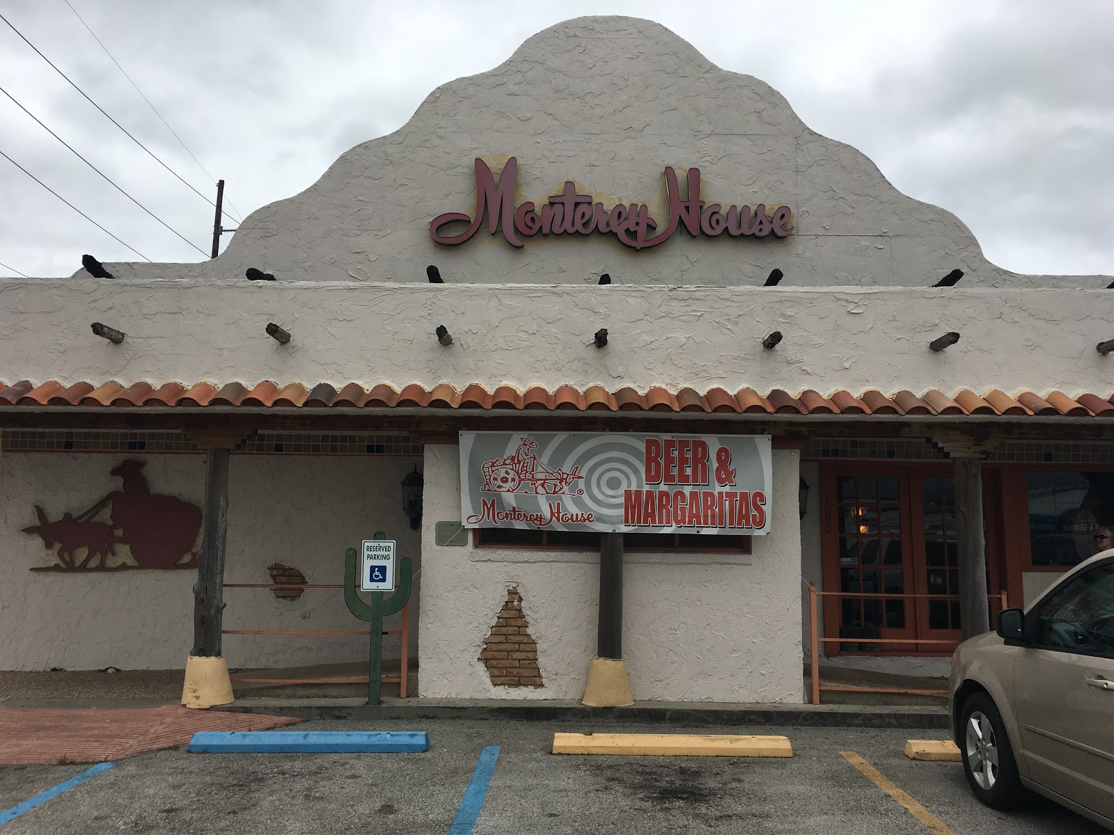 Houston Food Explorers "Outside The Loop" In Search of Retro TexMex