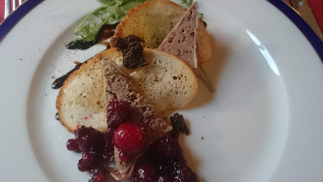 Monalisabeauty Modra Kachnicka