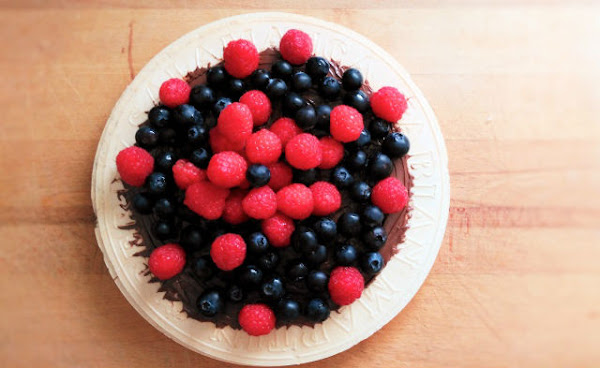 tarta de obleas con frutas y Nutella