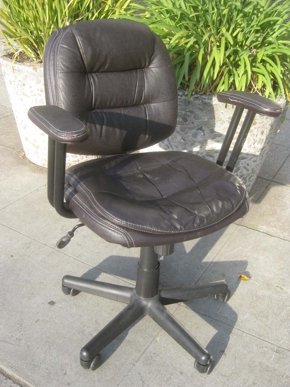 UHURU FURNITURE & COLLECTIBLES SOLD Office Chair 30