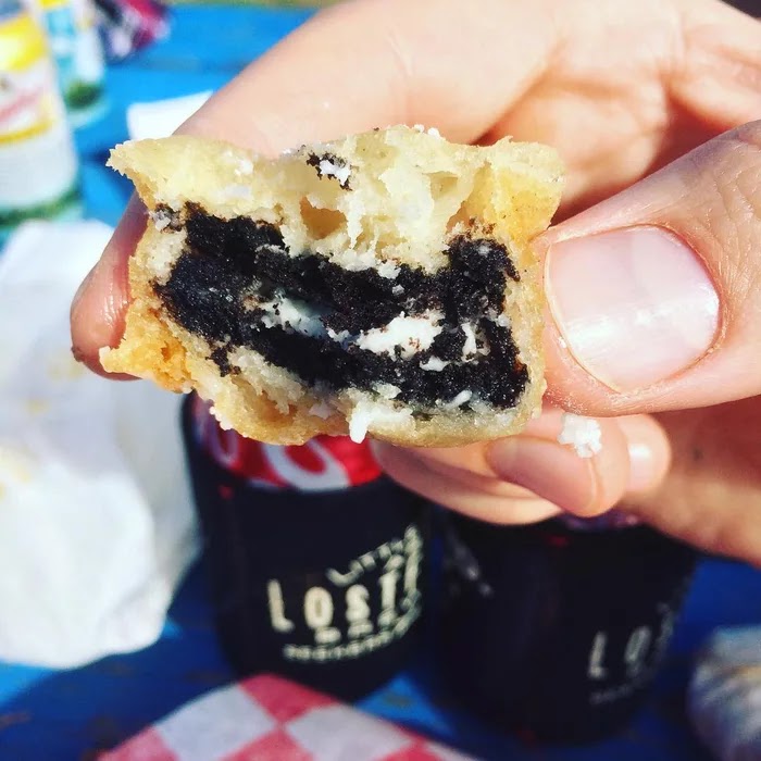 21 Extraordinary Pictures Of National Foods That Seem Uncanny To The Rest Of The World - Deep-fried Oreos, United States of America