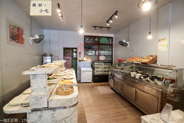 清食堂養生蔬食百匯|台中南區素食吃到飽只要250元|懷舊風用餐區 清食堂養生蔬食百匯|台中南區素食吃到飽只要250元|懷舊風用餐區