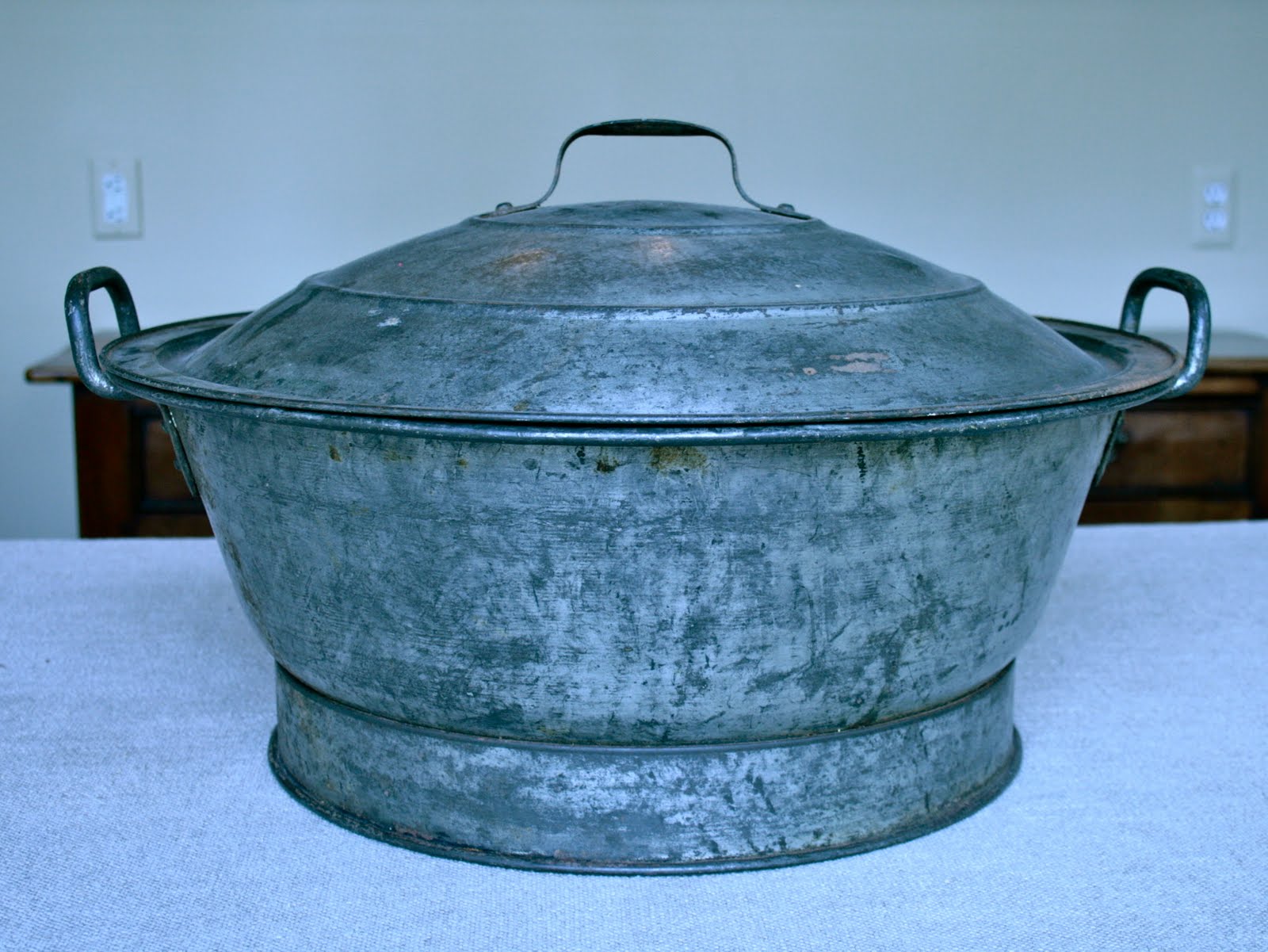 Antiqueaholics ANTIQUE FINDS FOR ENTERTAINING