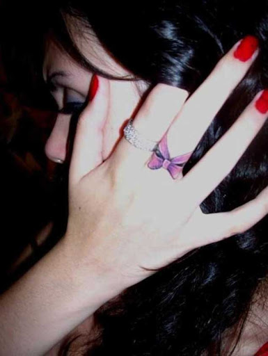 Este pink bow