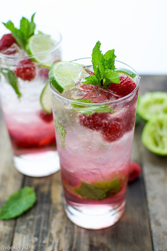 This raspberry mojito is sweet and refreshing #raspberry #sweet #tasty #fresh #drinks #mojito