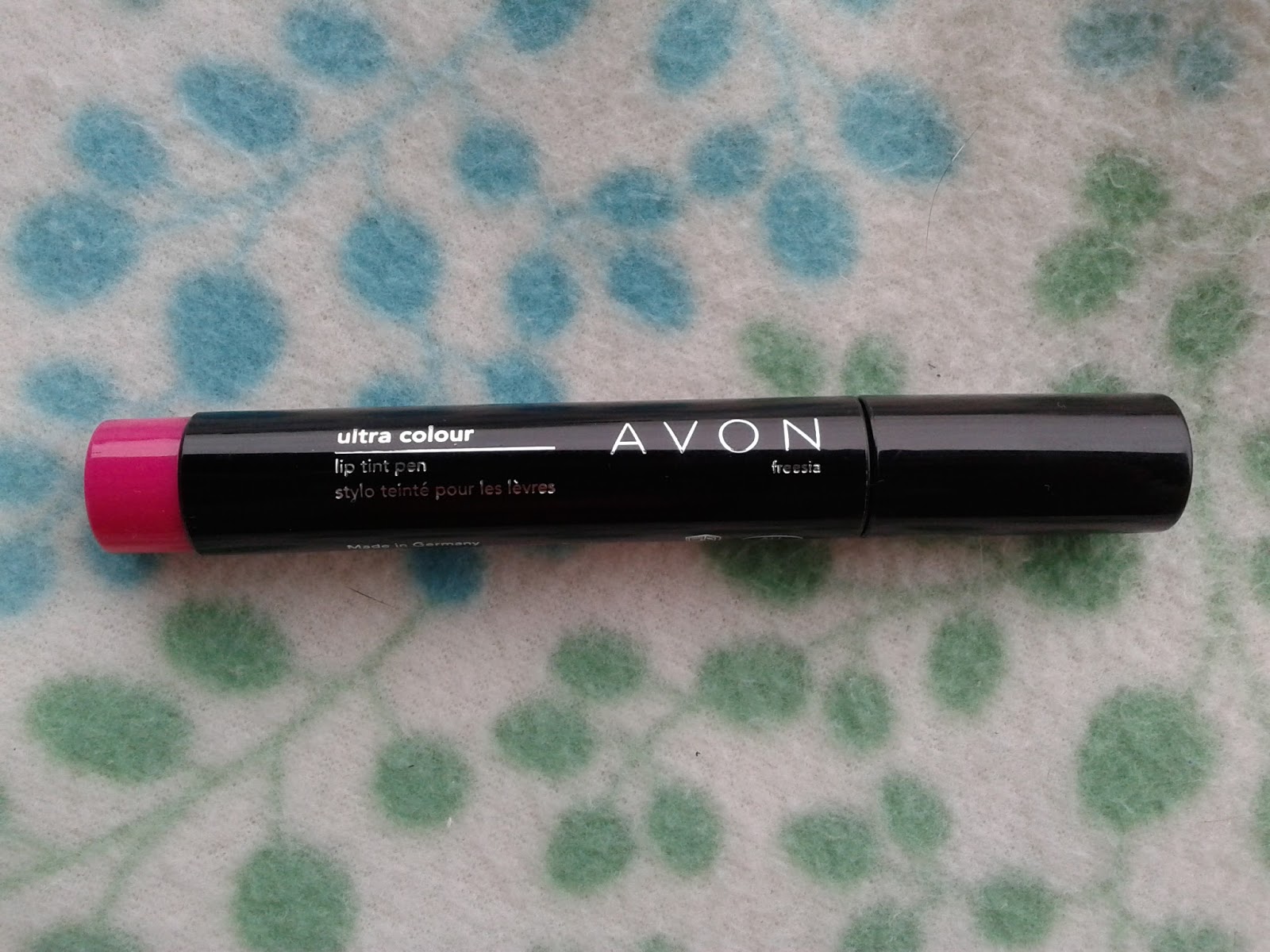 The future starts today Avon, lip tint pen, trwała pomadka we