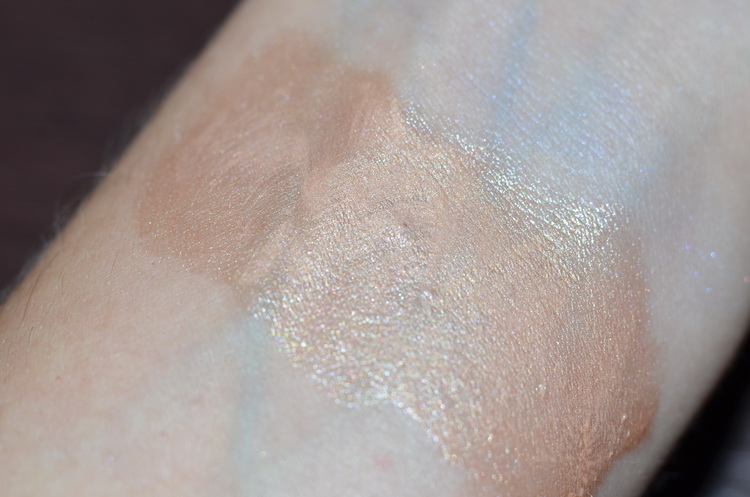 База под макияж becca База под макияж becca