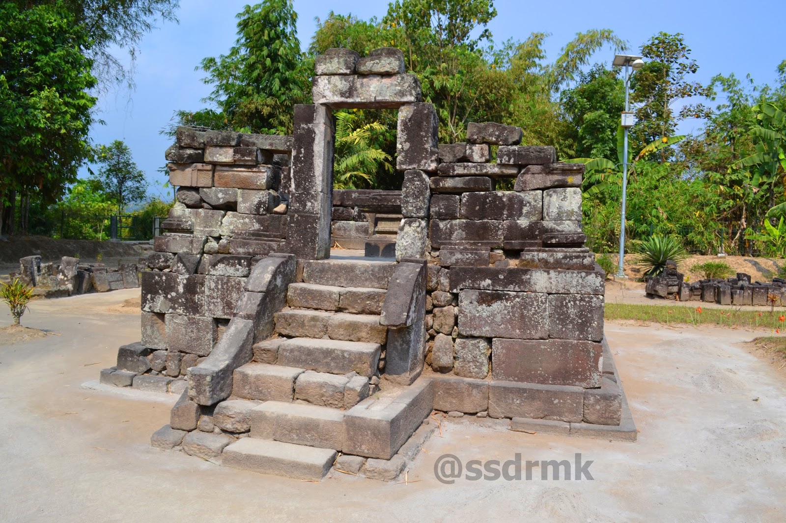 Gambar Sejarah Kerajaan Indonesia Candi Gunung Sari Gambar Wukir di