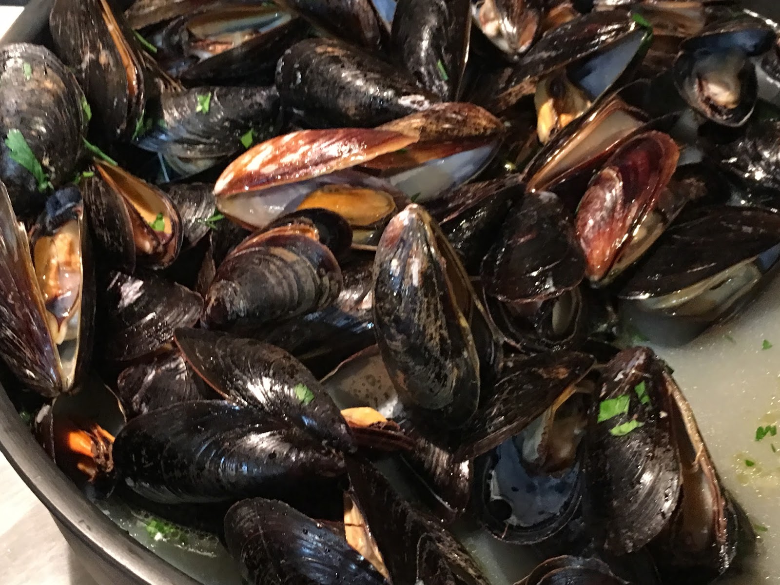 Steamed Mussels in Wine Broth mysavoryspoon