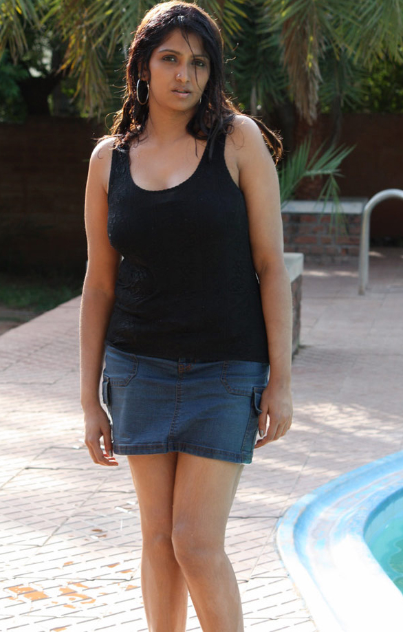 Bhuvaneshwari Hot Photos Bhuvaneshwari Hot Stills In Swimming Pool Bollywood Actress Pictures