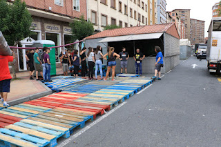 Montaje de los recintos festivos Montaje de los recintos festivos