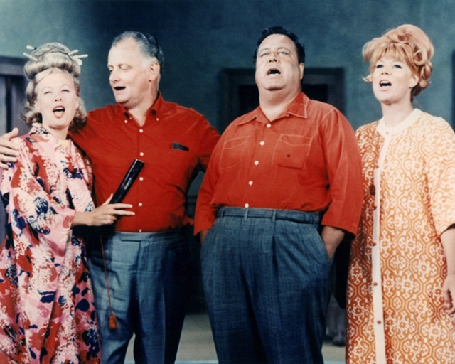 12 Stunning Color Images Bring a Whole Different World of Black And