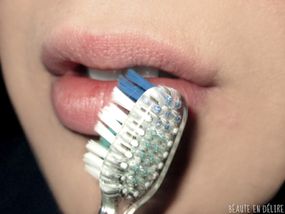 Astuce 3: utiliser une brosse a dents pour exfolier les levres.