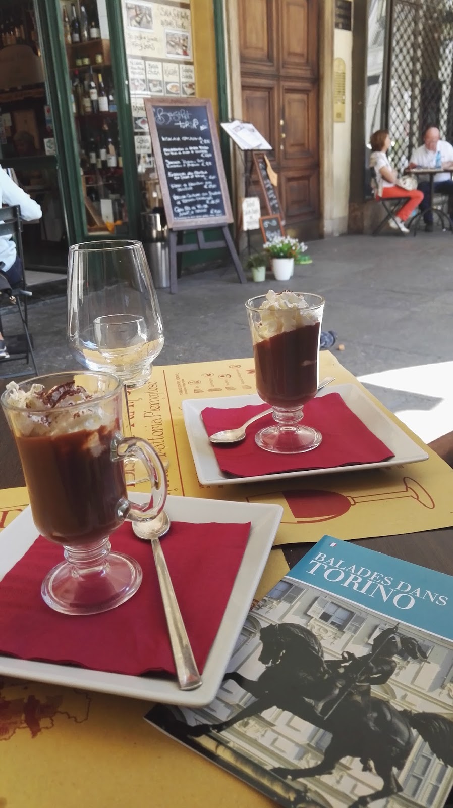 Bicerin chocolat chaud au café - Recette italienne - Un déjeuner de soleil