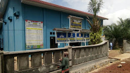 Kampung Madang Jaya Kecamatan Rembang Tangkas Bangun Pagar Balai