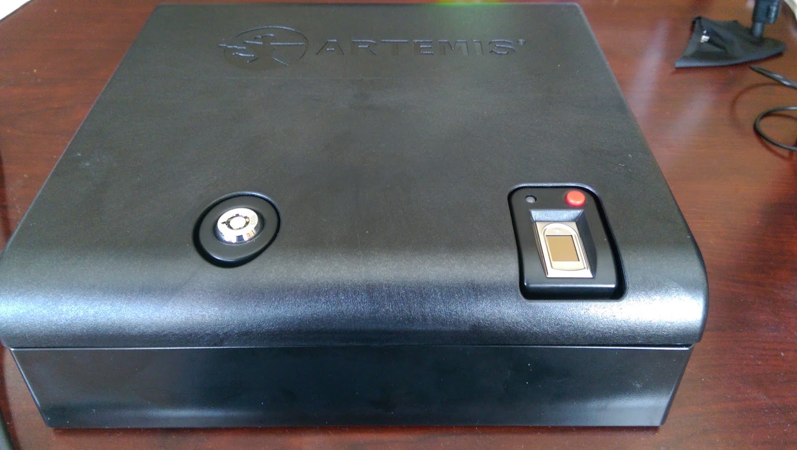 Light 'em Up Outdoors Artemis Quick Access Biometric Gun Safe