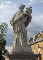 Nepomuki Szent János szobrok