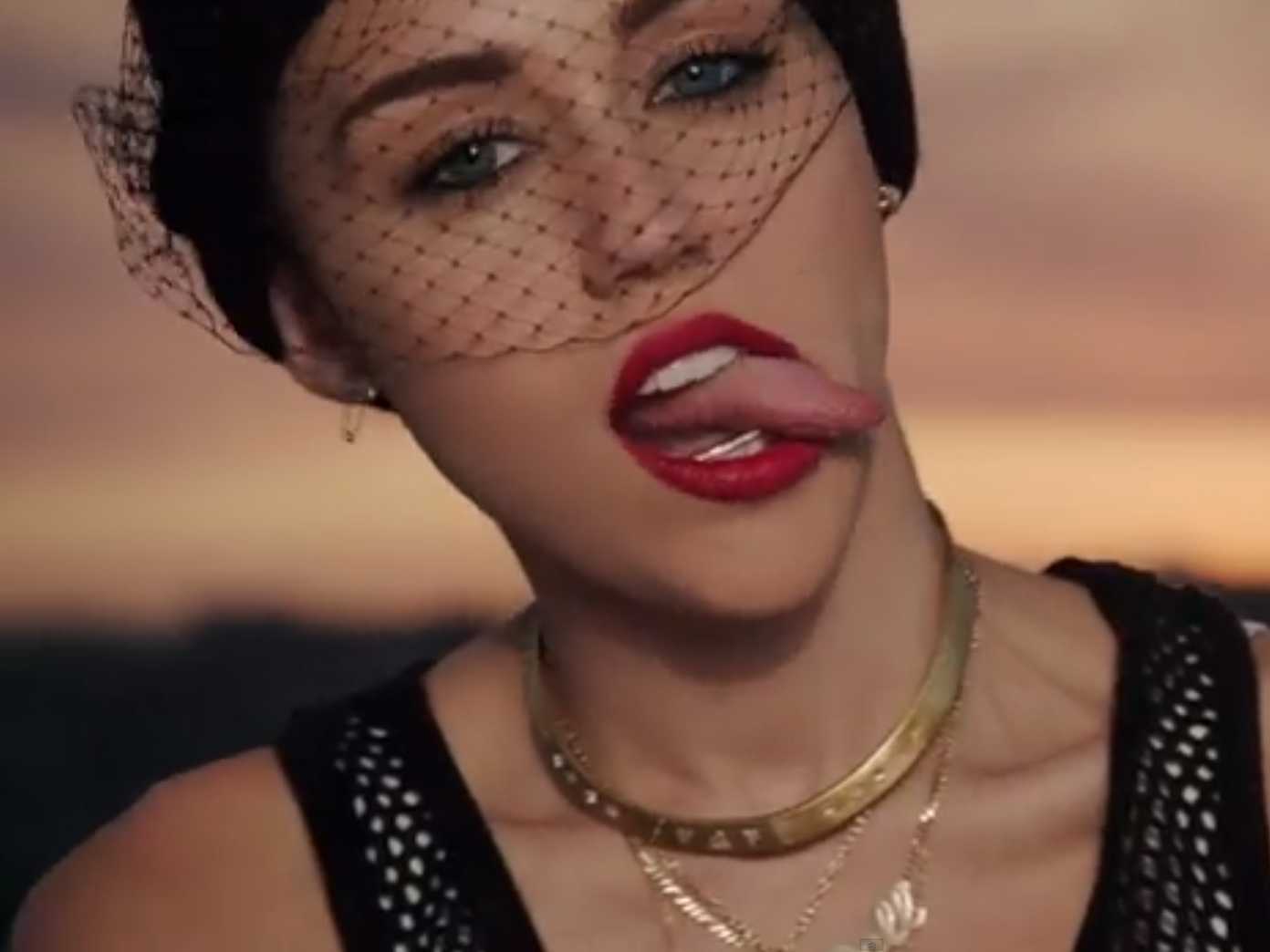 Milly Cyrus ~ Live & Enjoy with Girls..