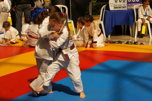 Alunas do Sesi-DF conquistam medalhas no Aberto de Xadrez Marista