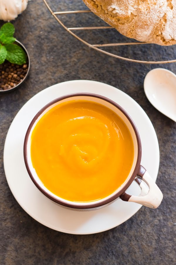How to make creamy pumpkin soup recipe at www.oneteaspoonoflife.com