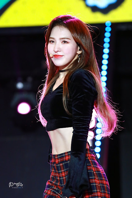 Red Velvet's Wendy Stuns With Her Firm ABS! | Daily K Pop News