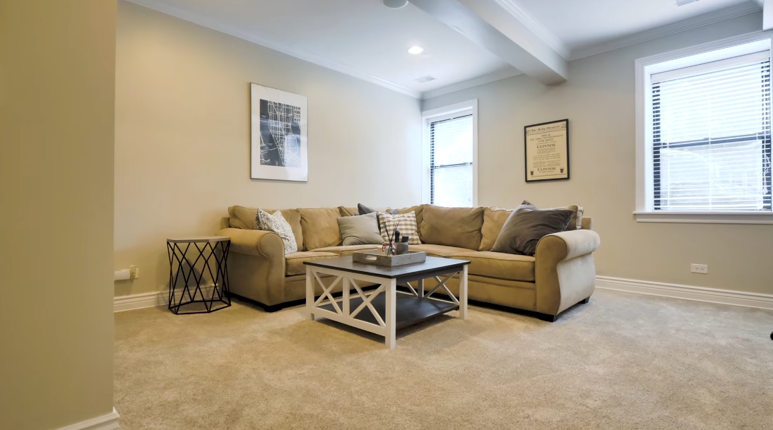 17 Photos vs. 1744 W Henderson St #1, Chicago Interior Design Condo Tour