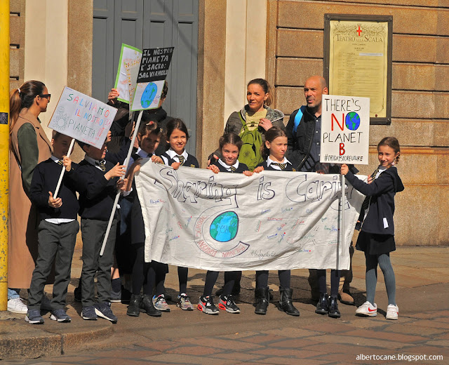 Milano, manifestazione contro il riscaldamentoglobale