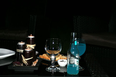 Fancy outdoor dinner in candle lights :: Niagara-on-the-Lake wine and fruit spread :: All Pretty Things