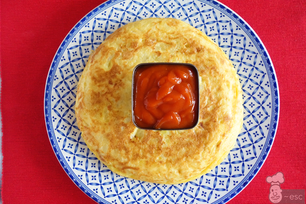Tortilla de patatas al microondas rellena de queso