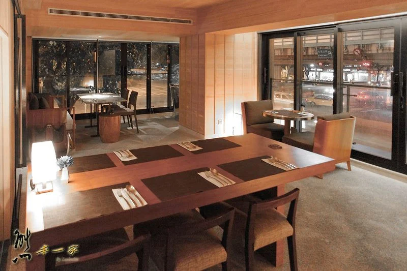 近捷運站飯店住宿|HOTEL COZZI和逸台北民生館|環境餐廳