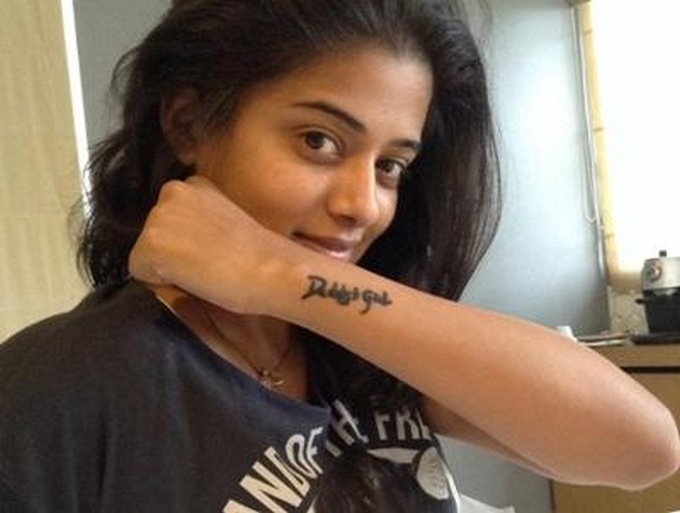 Famous Actress With Tattoo Gallery - Gethu Cinema