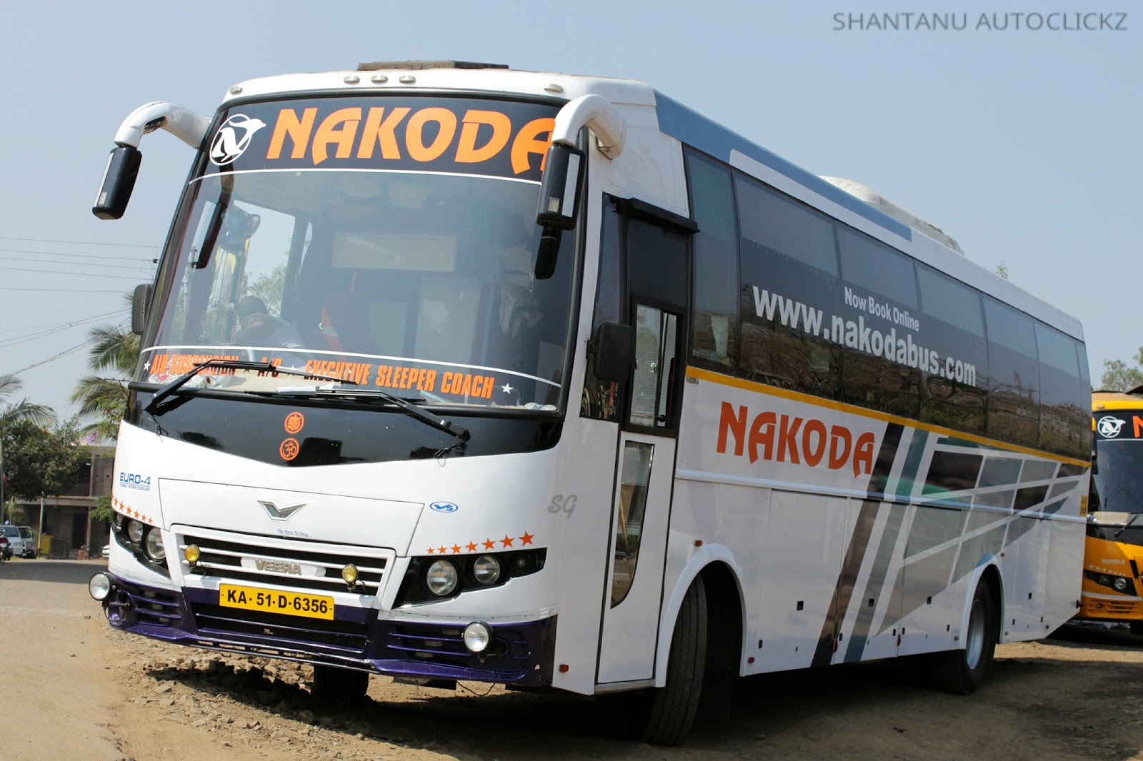 Shantanu Autoclickz Nakoda Travels Ashok Leyland Veera V5 AC Sleeper
