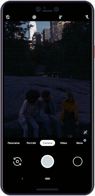 Ein GIF, das die Nachtsicht Funktion auf einem Pixel Smartphone zeigt
