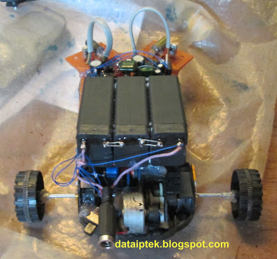 Robot sensor jarak dengan infrared