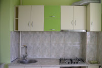 Am revenit...cu forte noi si cu o bucatarie noua