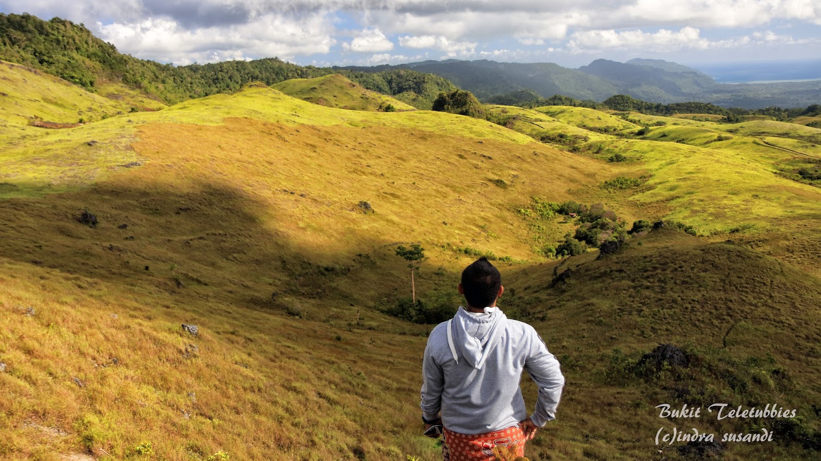 Jelajah Pulau Buton Bagian VI: Bukit Rongi atau Bukit Teletubbies