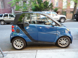 New York City, blue Smart car