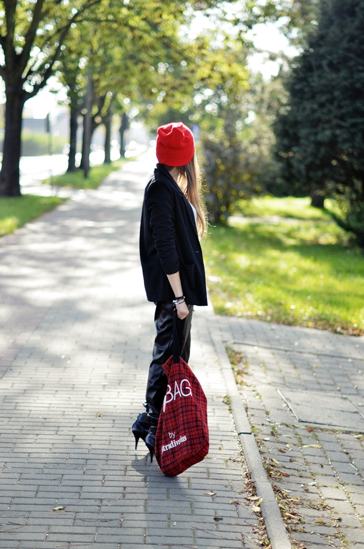 red beanie Jestem Kasia Blog