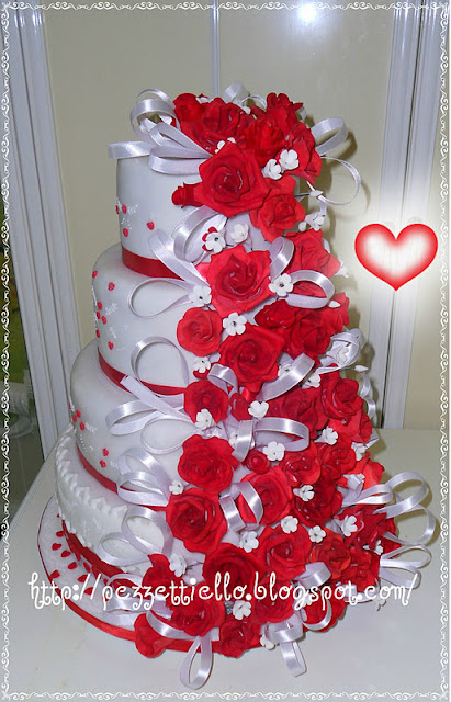 nozze d'argento torta a 4 piani in pdz e rose rosse
