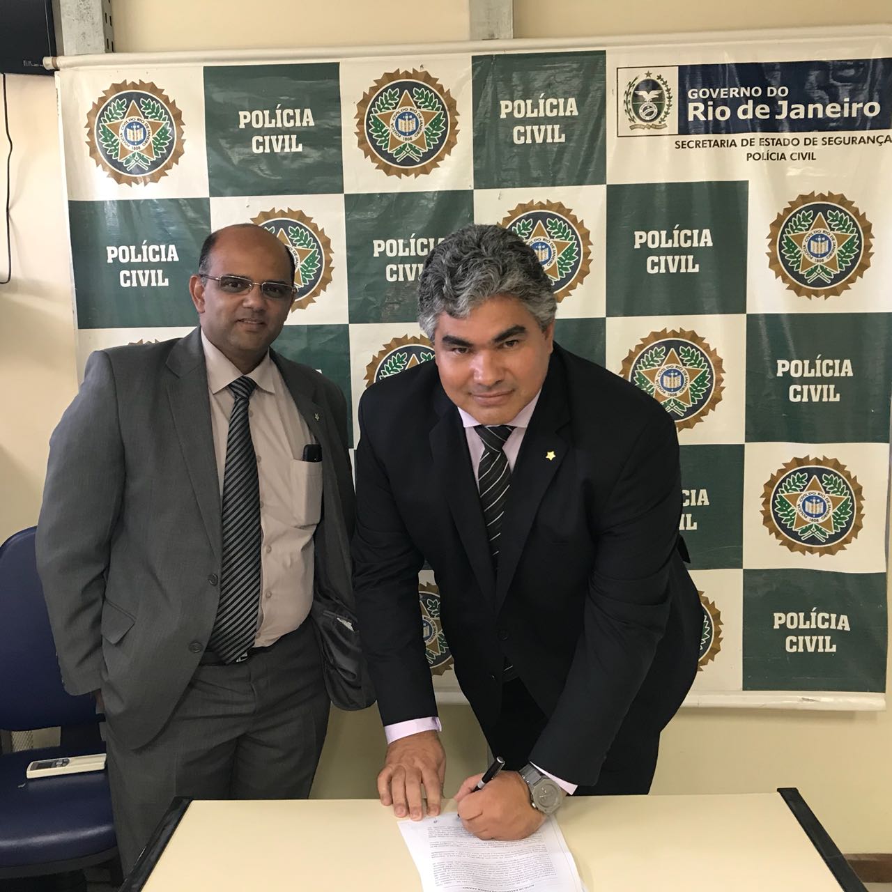 Novo delegado assume a 126ª Dp, nesta tarde de quinta feira (11). Fique Bem Informado Novo delegado assume a 126ª Dp, nesta tarde de quinta feira (11). Fique Bem Informado