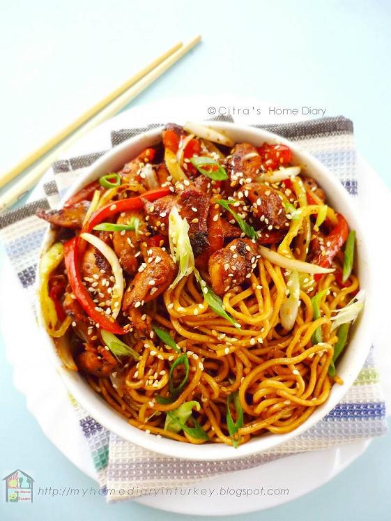 Citra's Home Diary: Chicken/ beef teriyaki noodle bowl 