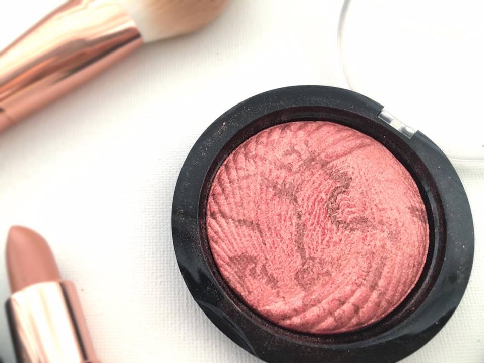 Makeup Revolution Rose Gold Highlighter Paige Allan